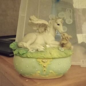 Pegasus Ring Box Music Box